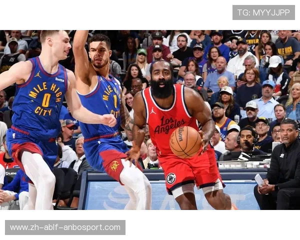 哈登写意背传惊艳全场精准助攻斯特鲁斯命中关键三分 哈登写意背传惊艳全场精准助攻斯特鲁斯命中关键三分